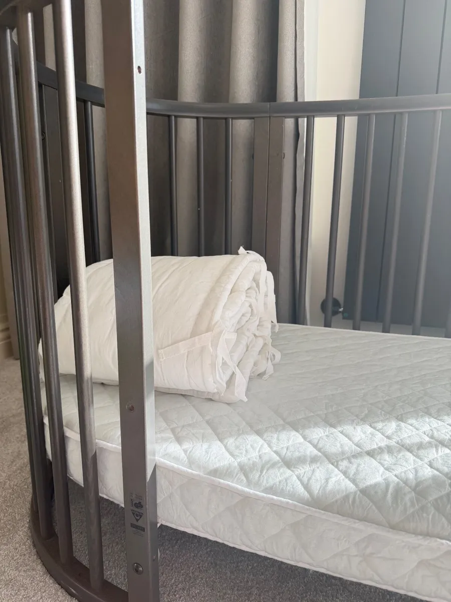 Stokke sleepi crib cot - Image 2