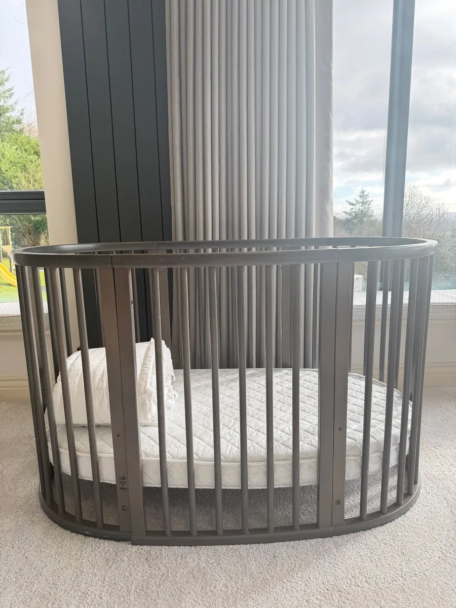 Stokke sleepi crib cot - Image 1