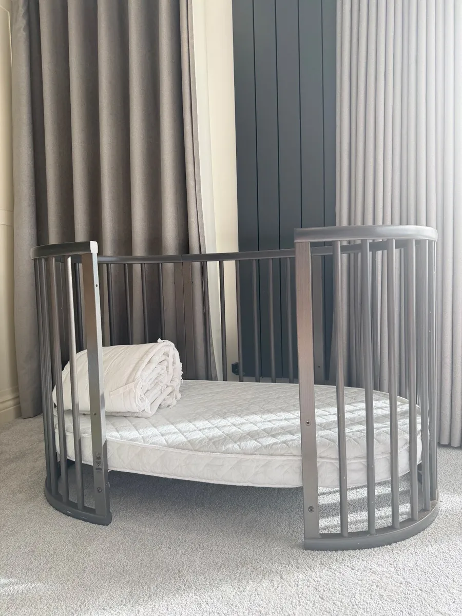 Stokke sleepi crib cot - Image 3