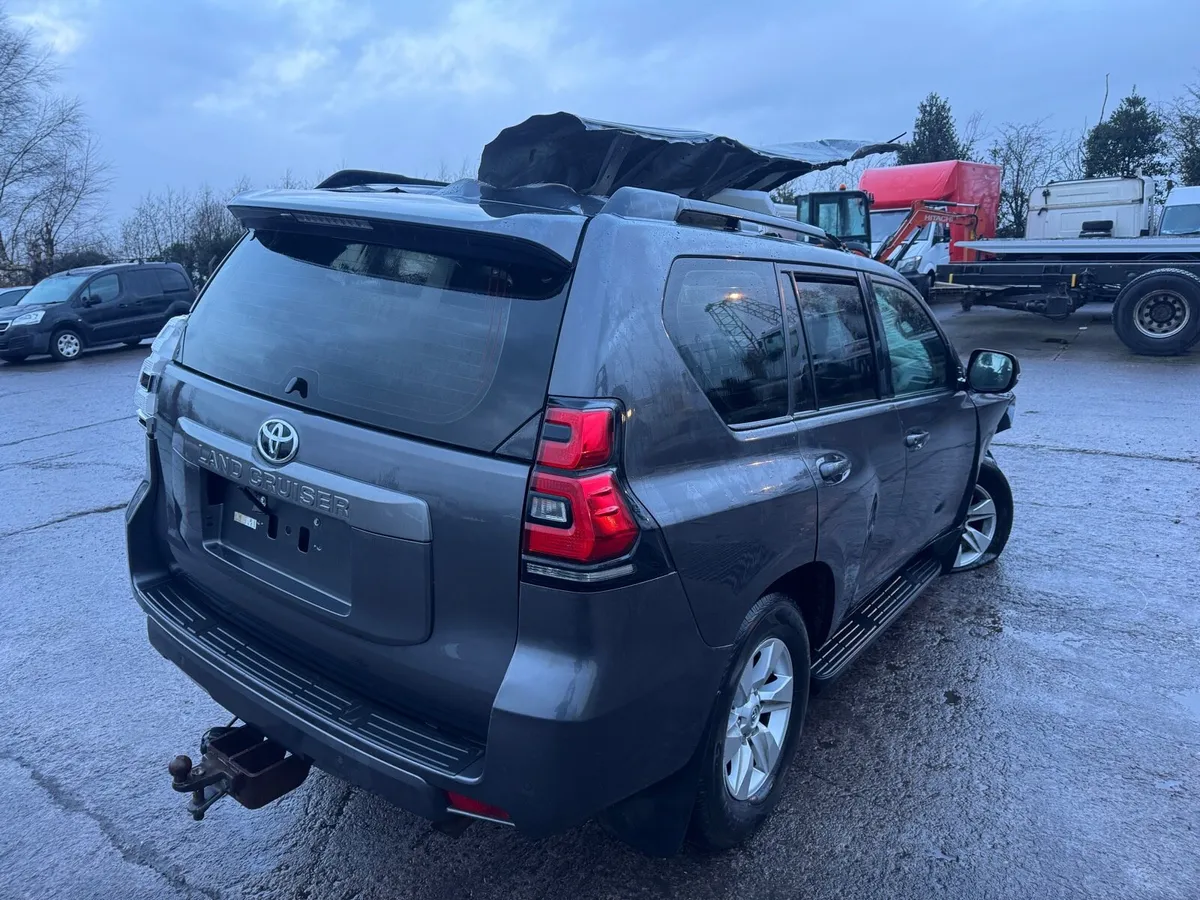 2023 TOYOTA LANDCRUISER 2.8 LWB FOR BREAKING - Image 1