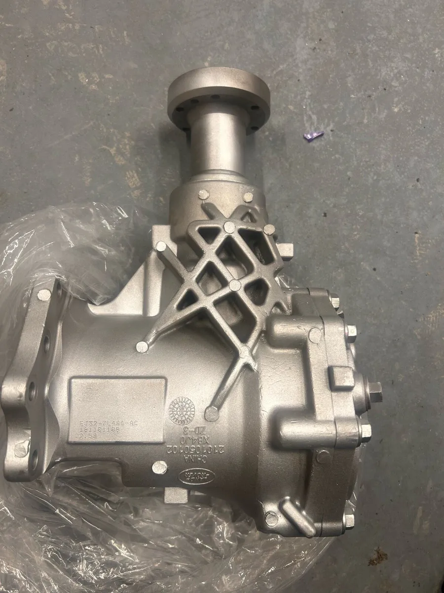 Transfer Case for Land Rover Discovery Sport - Image 1