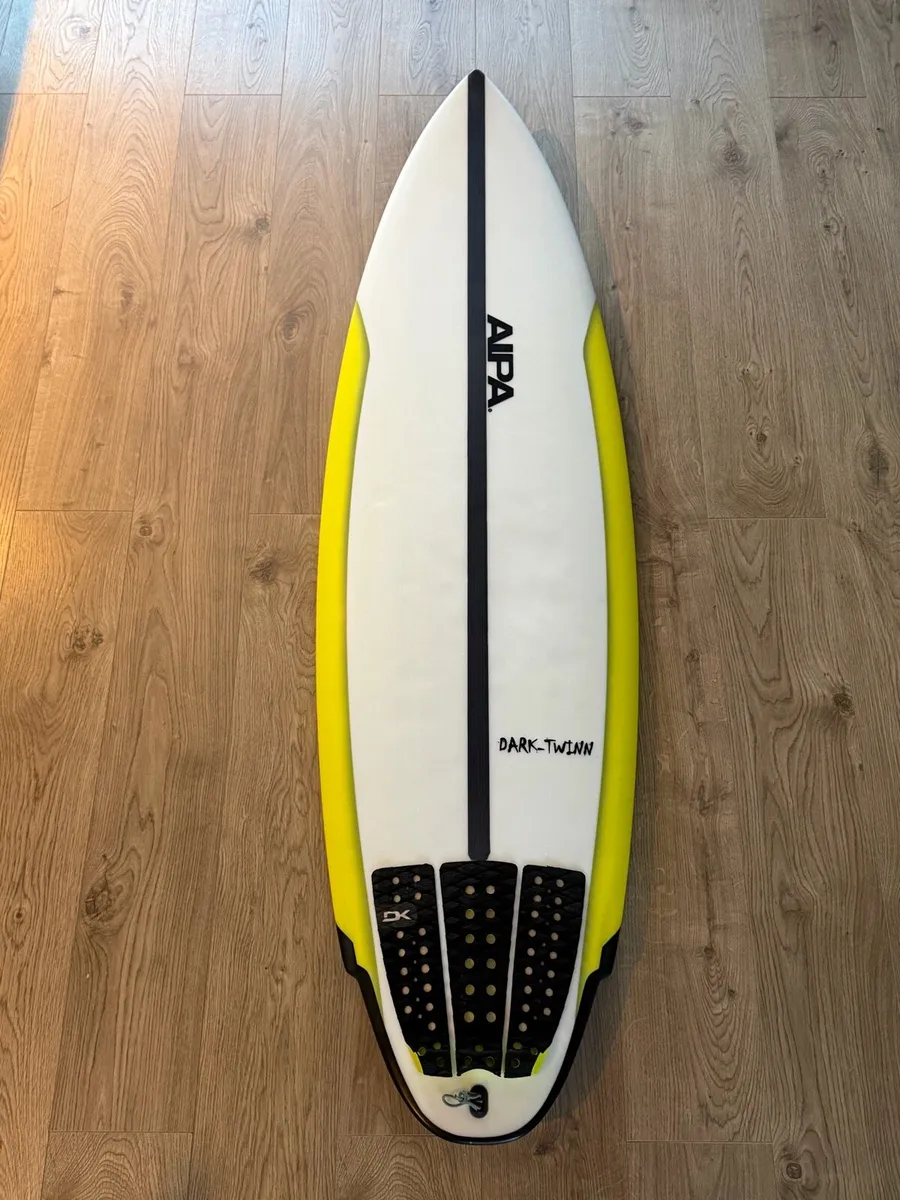 Surfboard Apia (Dark Twin) 5’10 - Image 2