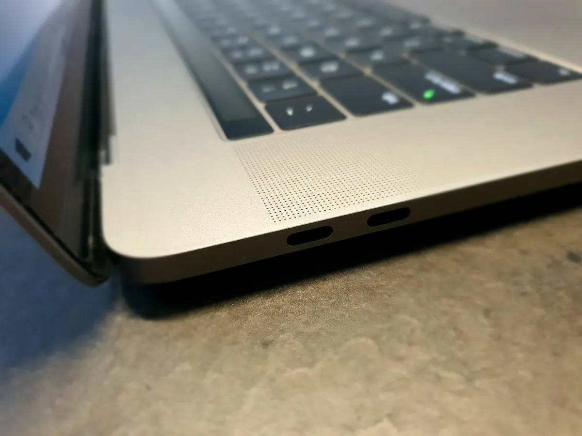 MacBook Pro 15"  -  Touchbar  - Immaculate -  2016 - Image 1