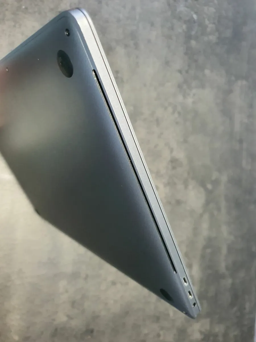 MacBook Pro 15"  -  Touchbar  - Immaculate -  2016 - Image 4