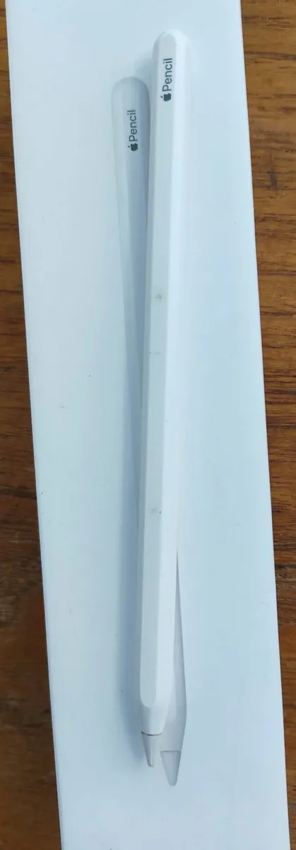 iPad Air 64GB 4th Gen with Type Cover and Pencil - Image 2