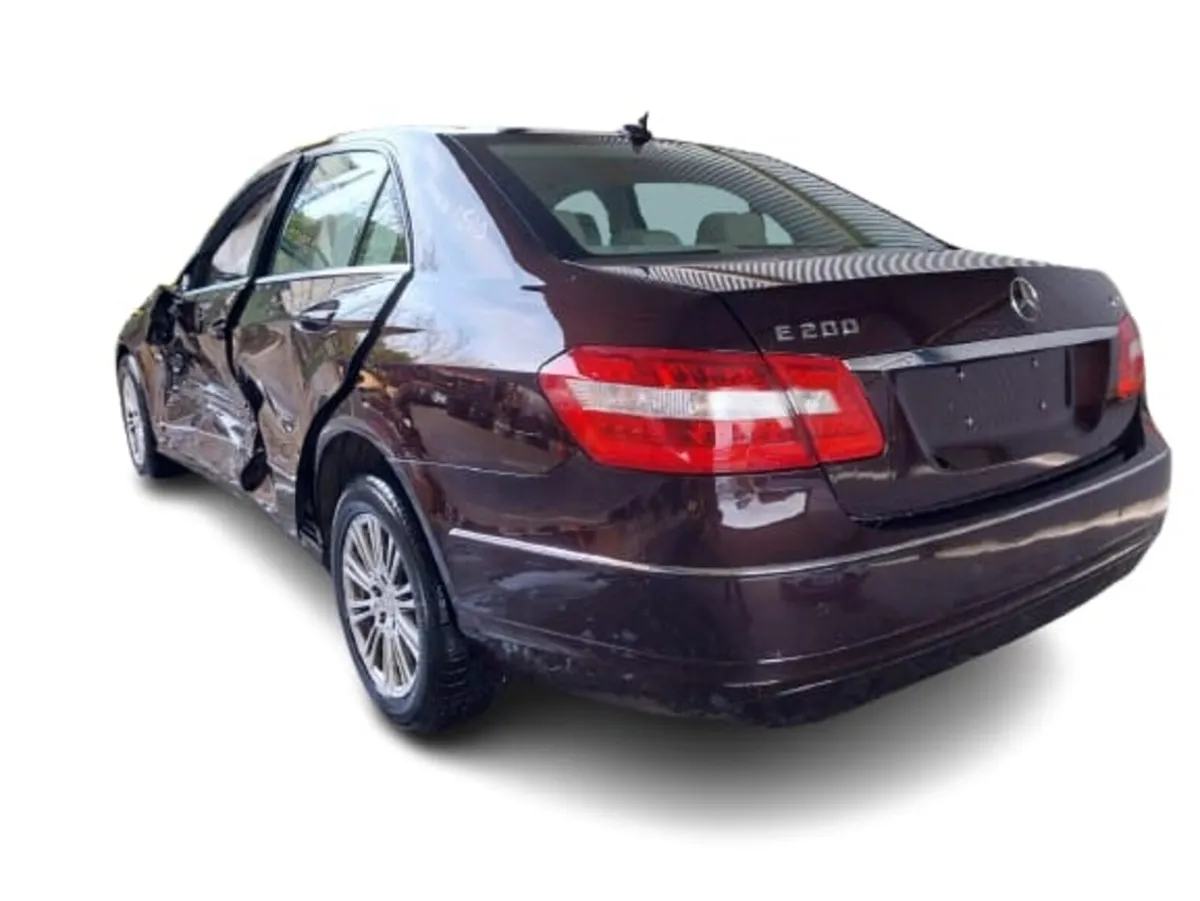 2008-2016 MERCEDES W212 For Breaking/Dismantling - Image 4