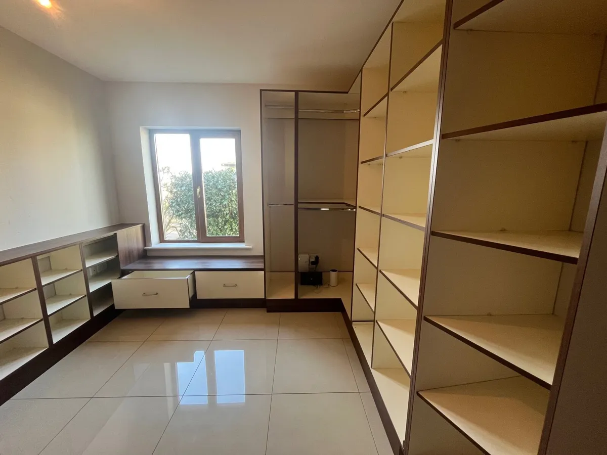 Walk-In Wardrobe - Image 3