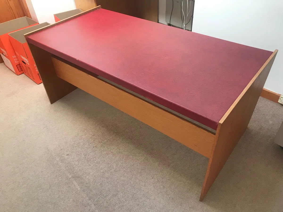 Reception desk - Image 1