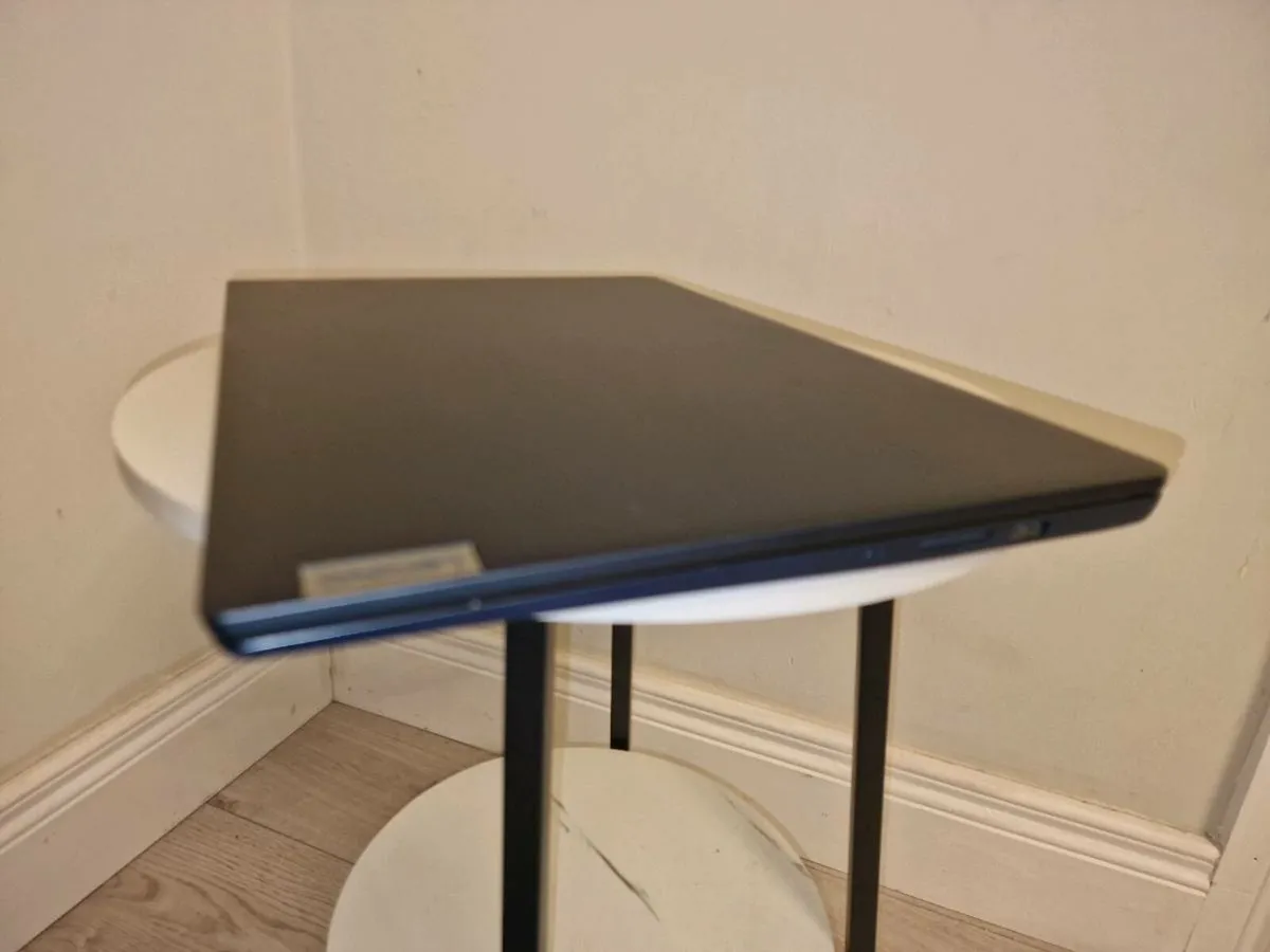 LAPTOP Lenovo 17" - Image 2