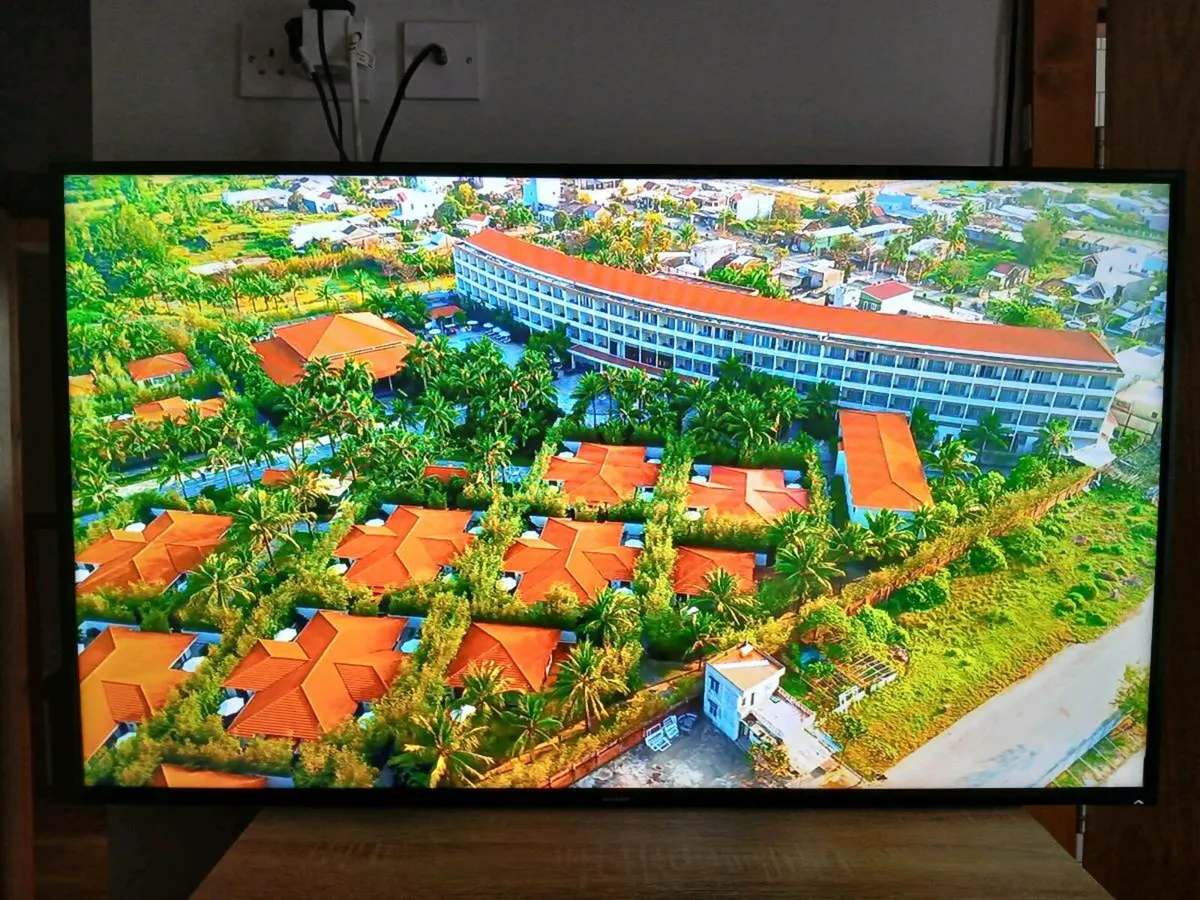 Sharp Aquos Harmon kardon - Image 3