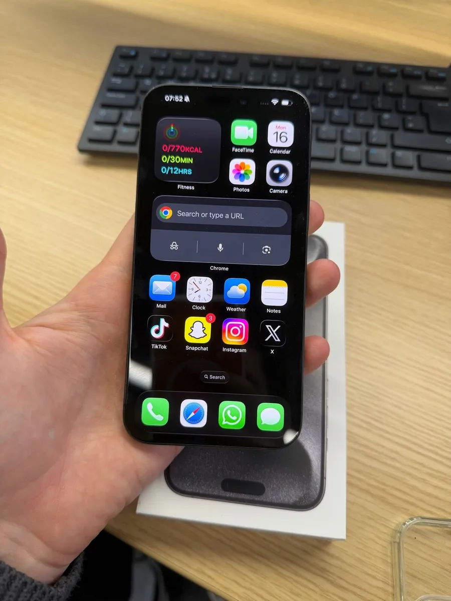 iPhone 15 pro max 256gb - Image 3