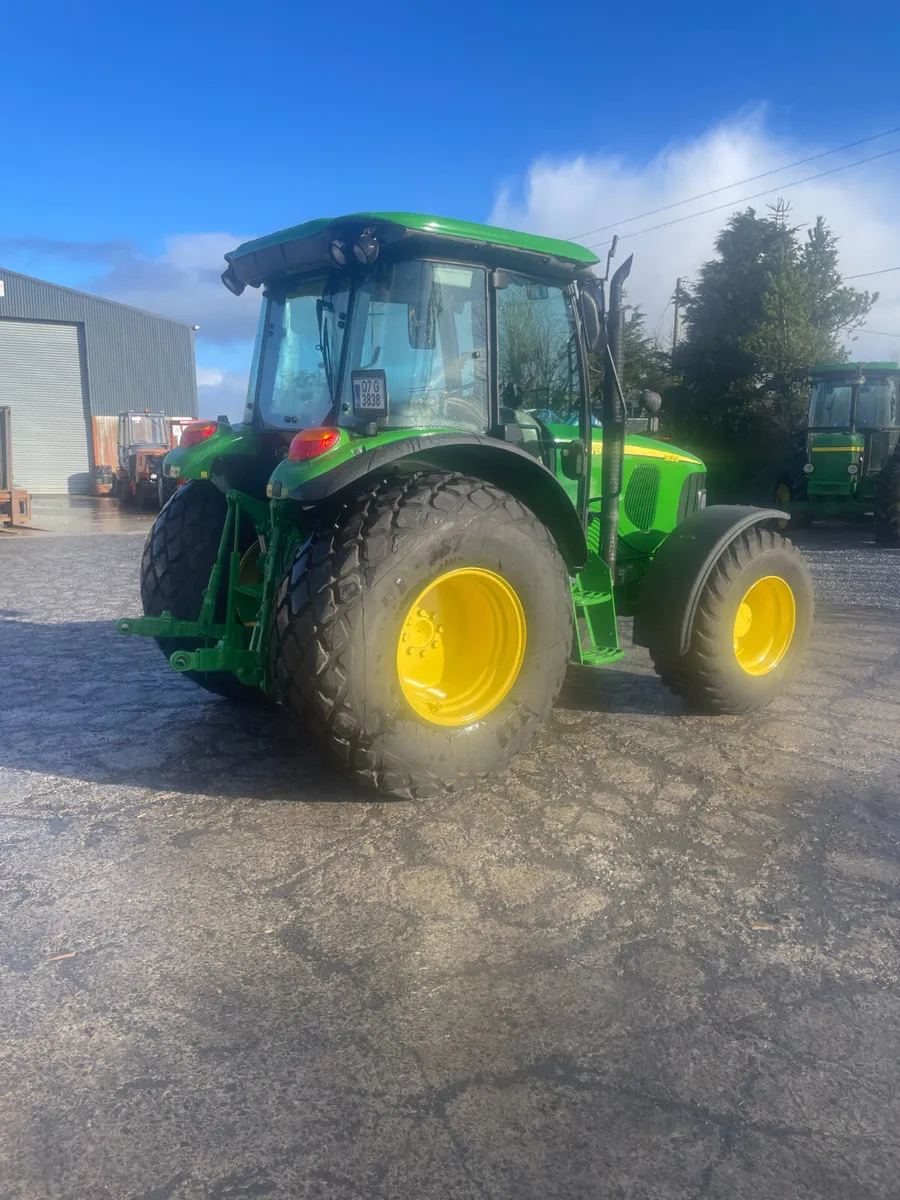 John Deere 5620 - Image 4