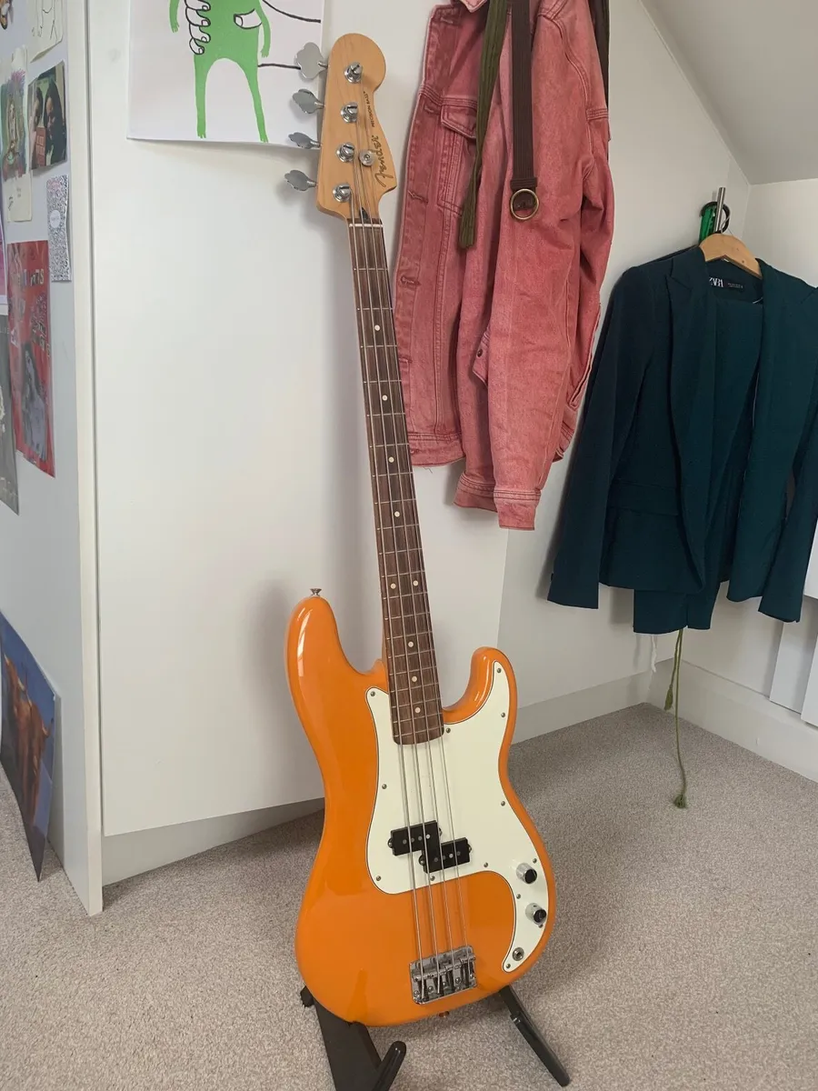 Fender P Bass - Image 2