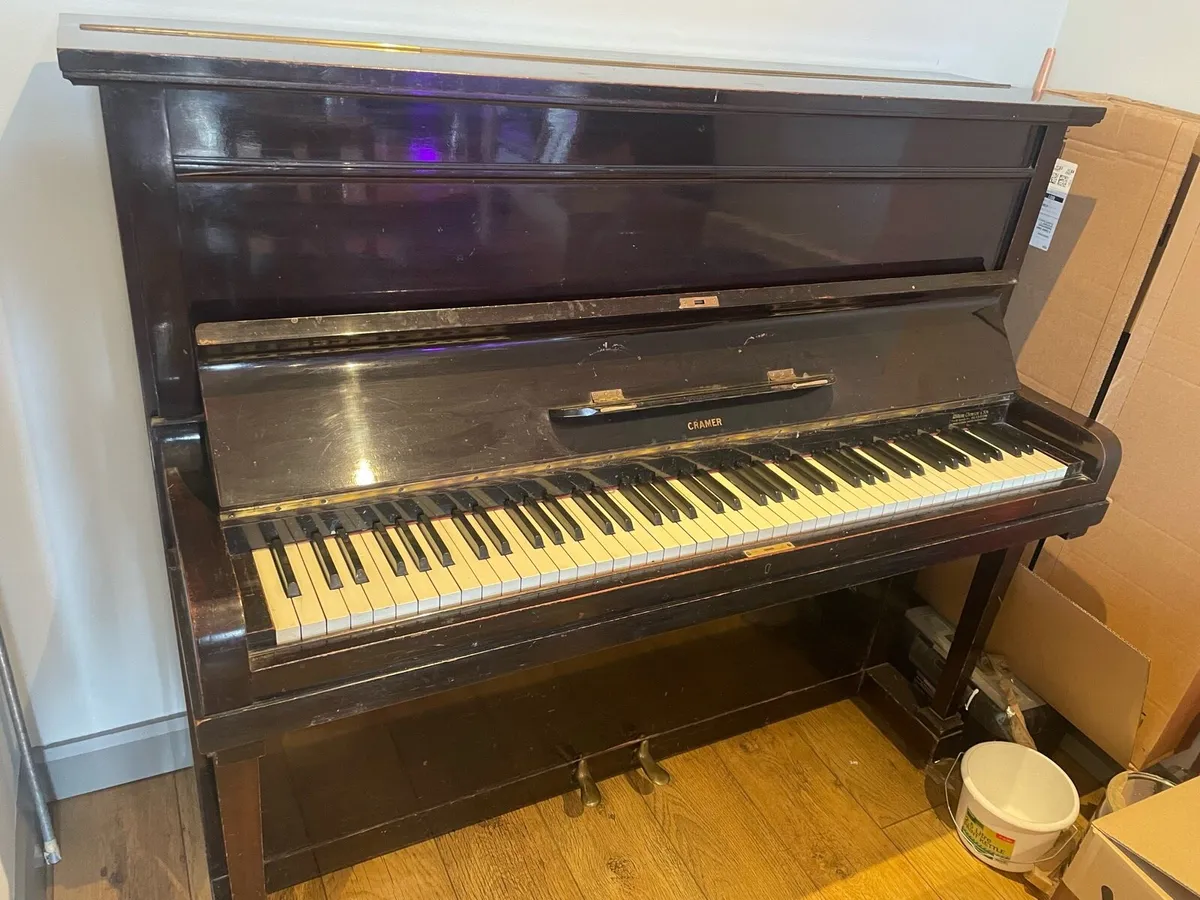 Upright piano - Image 1