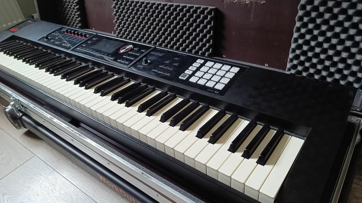 Roland FA 08 Keyboard - Image 3