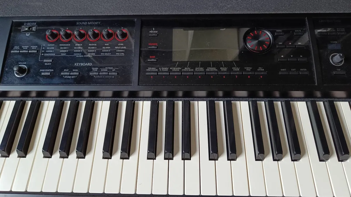 Roland FA 08 Keyboard - Image 4