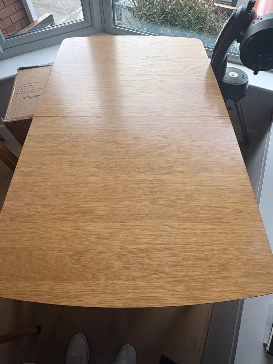 Dining table - Image 2