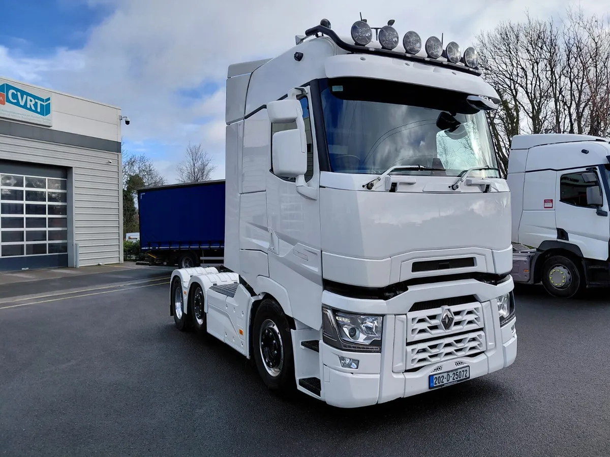 Beautiful Renault T-High 520 For Sale - Image 1