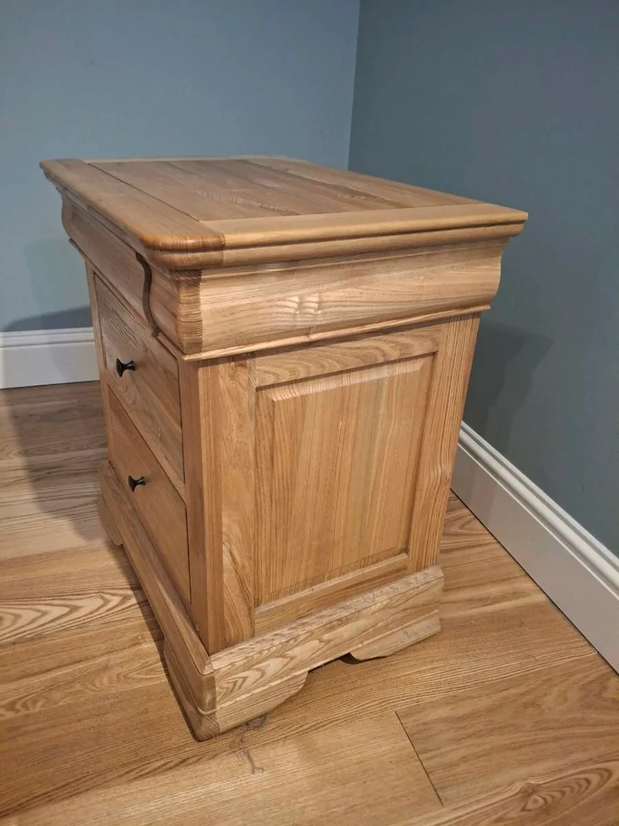 Bedroom furniture set - Image 4