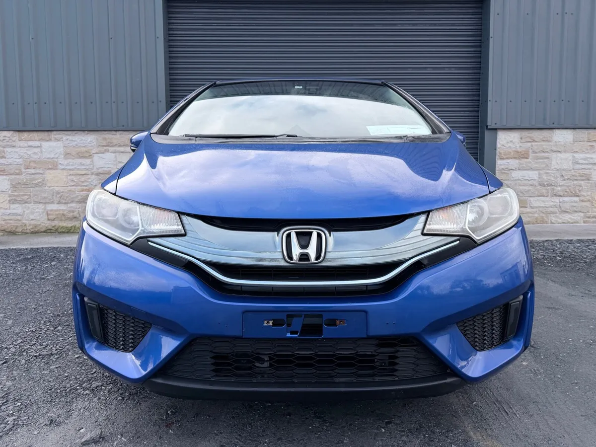 152’ Honda Fit Hybrid AUTOMATIC LOW MILEAGE - Image 2