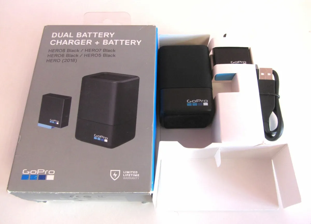 HERO8 Black Dual Battery Charger + Battery - Image 4
