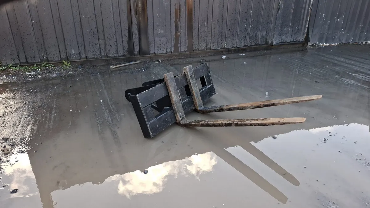 Fork Carriage – 65mm Pins – Excavator Attachment - Image 1