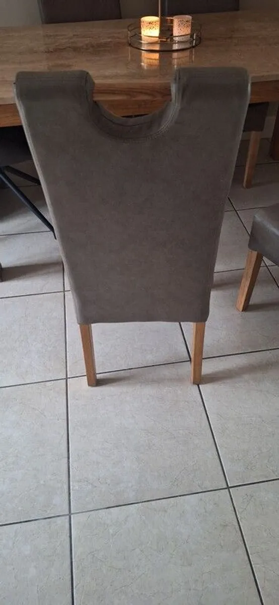 Kitchen table and chairs - Image 4