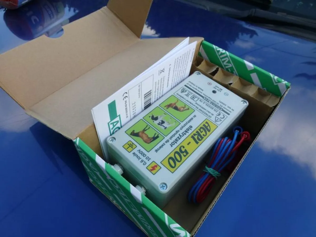 Battery fencer for up to 10km - Image 1