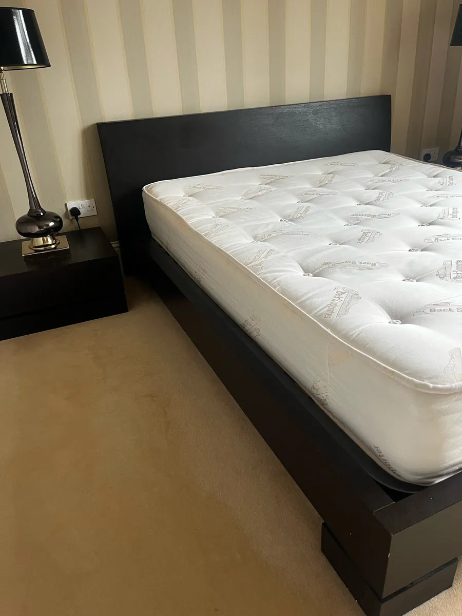 Beautiful Bed & Lockers Set - Image 2