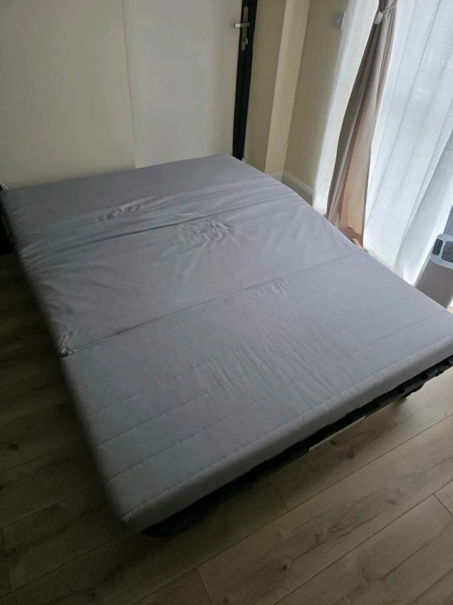 Couch expandable to double bed - Image 3