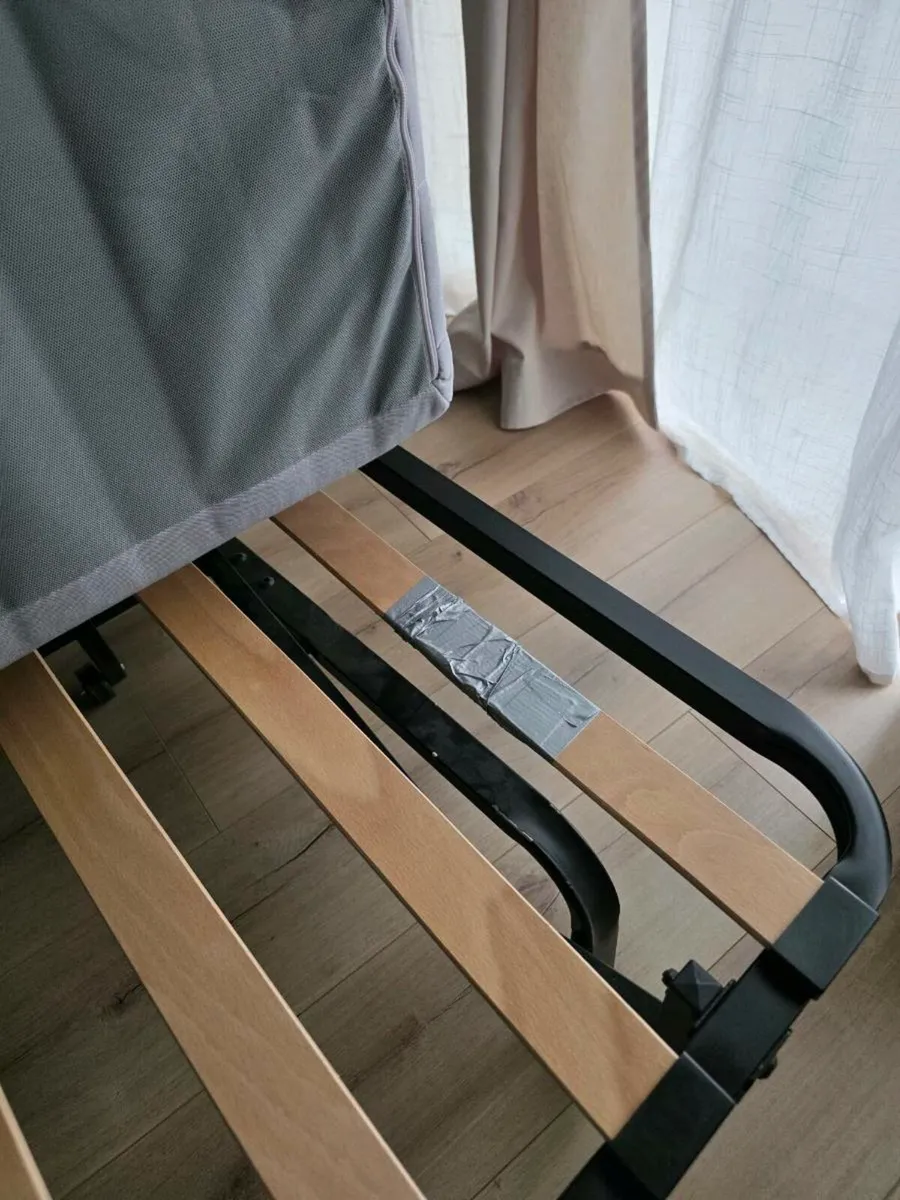 Couch expandable to double bed - Image 4