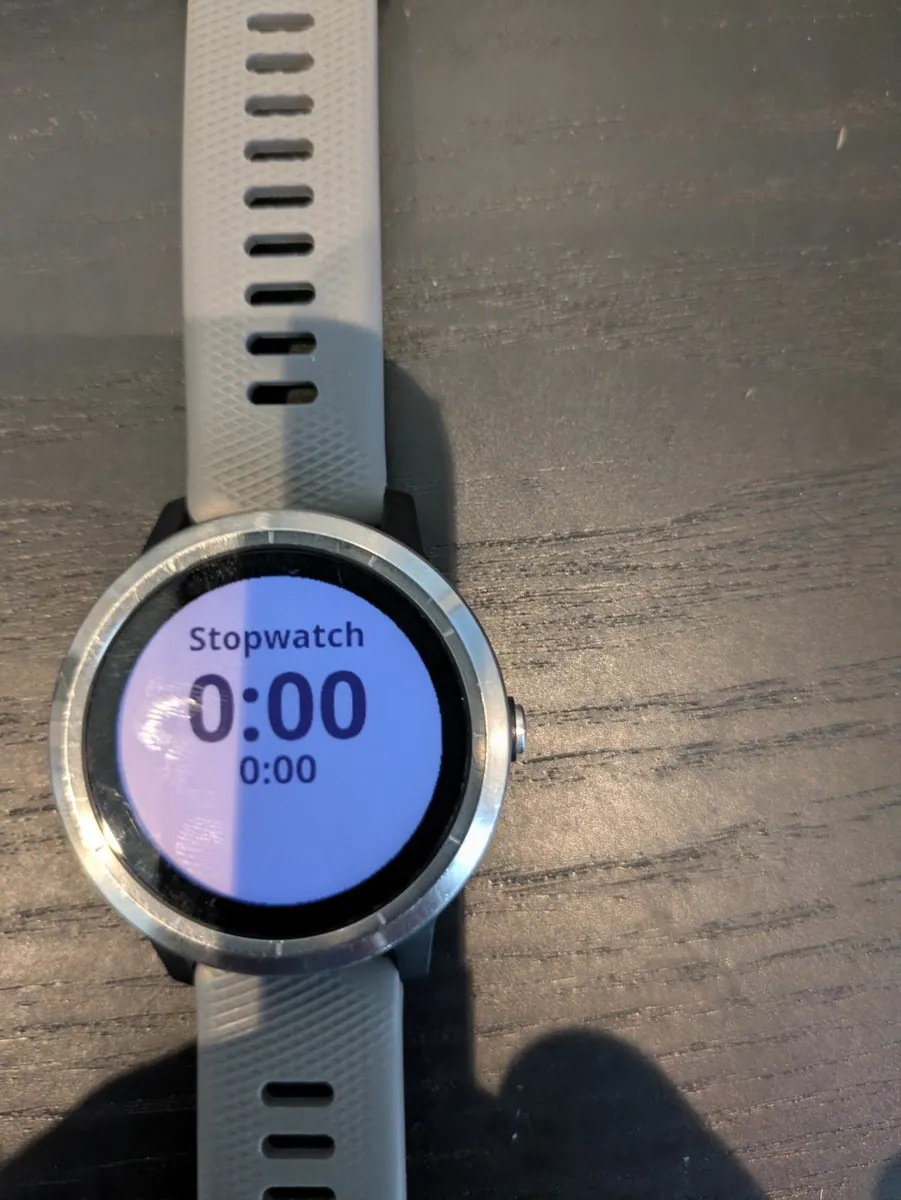 Garmin vivoactive 3 in perfect condition - Image 2