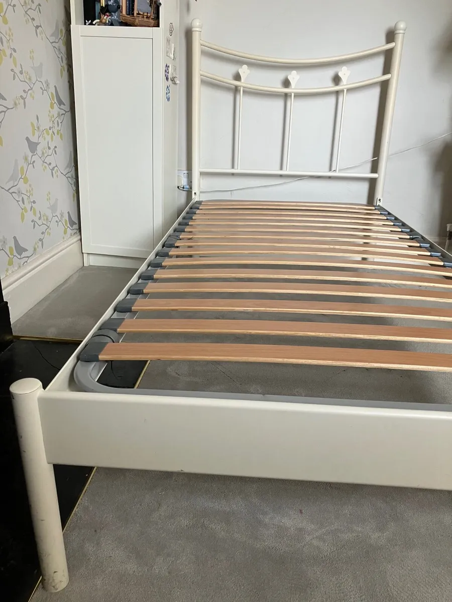 Single bed - Image 3