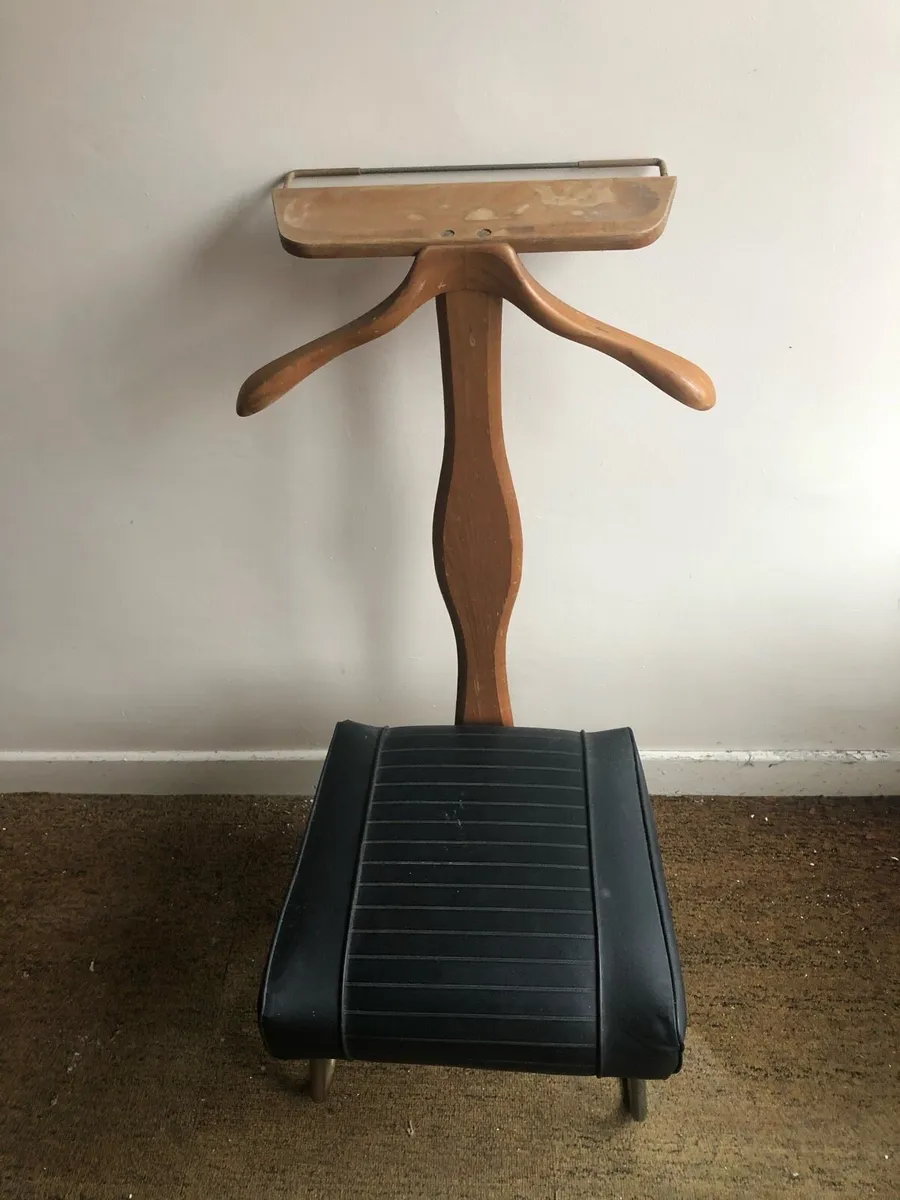 Mid century man’s valet chair - Image 1