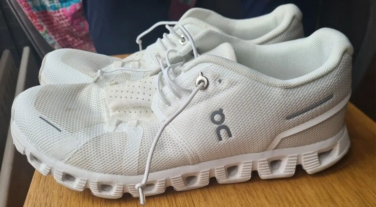 White On cloud 6 - Image 2