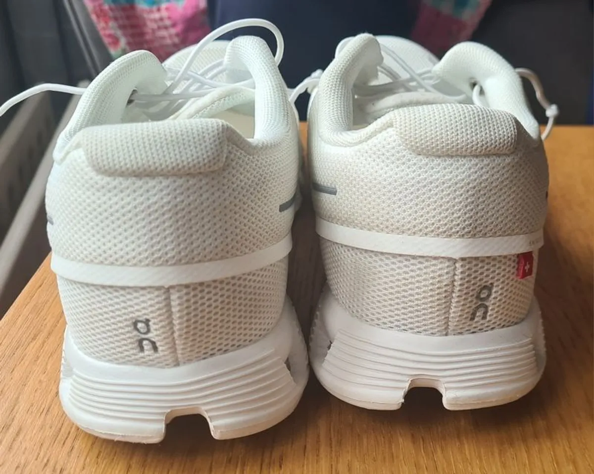 White On cloud 6 - Image 3