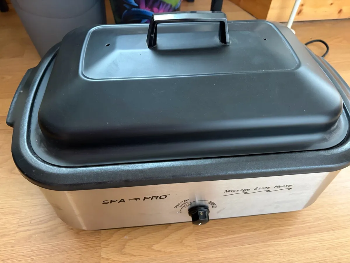 Hot stone oven and hot stones - Image 1