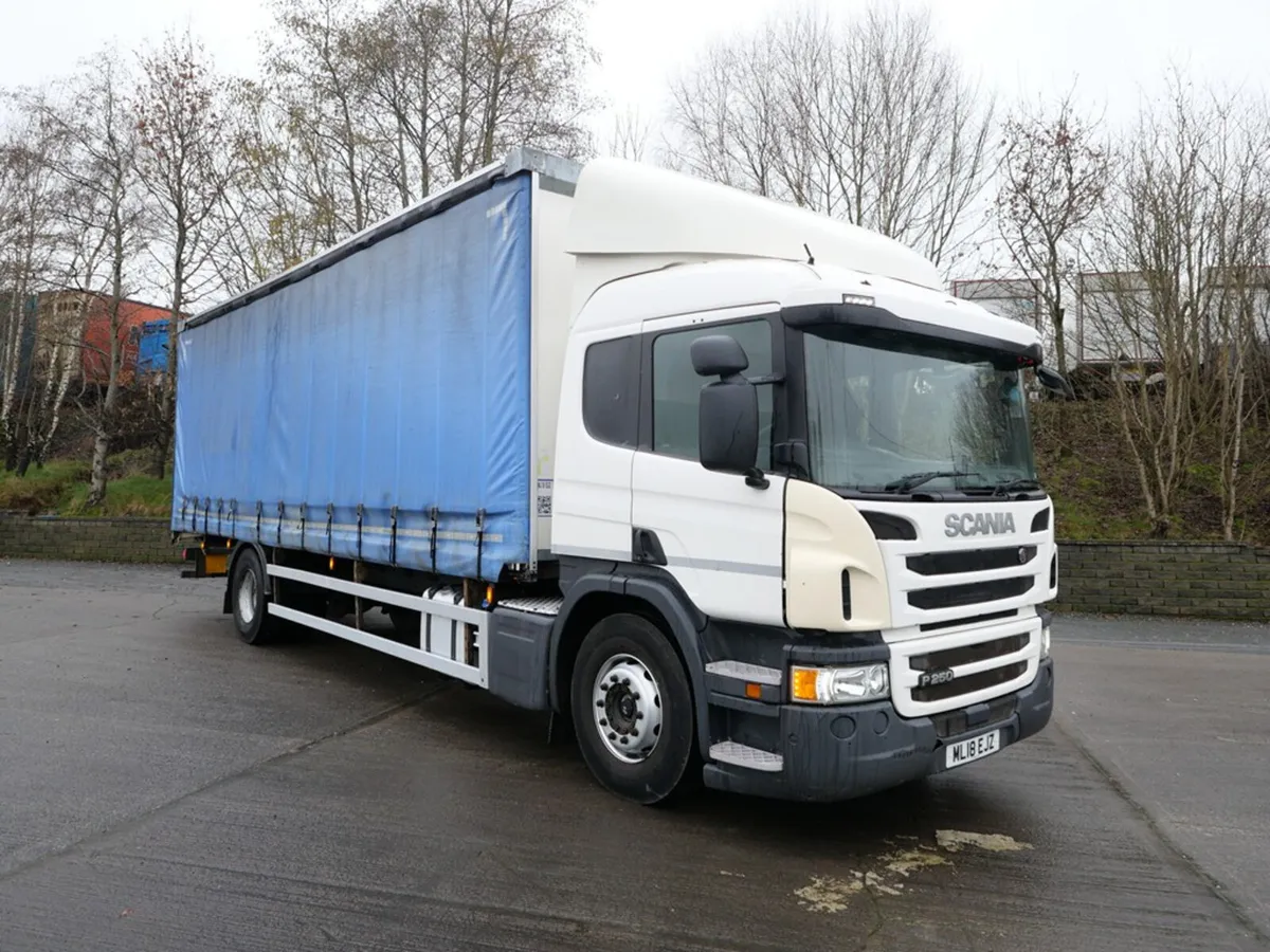 2018 Scania P250 Curtainside R1-01227 - Image 1