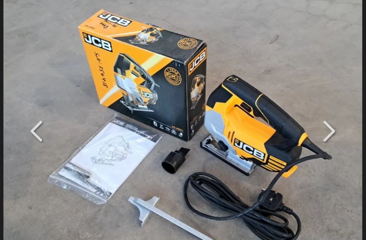 JCB 800W Electric Corded Jigsaw - Image 1