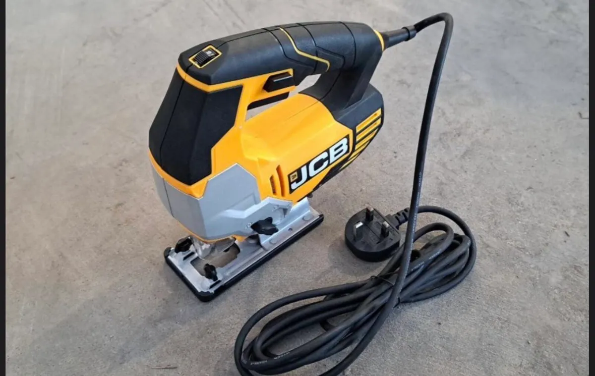 JCB 800W Electric Corded Jigsaw - Image 3