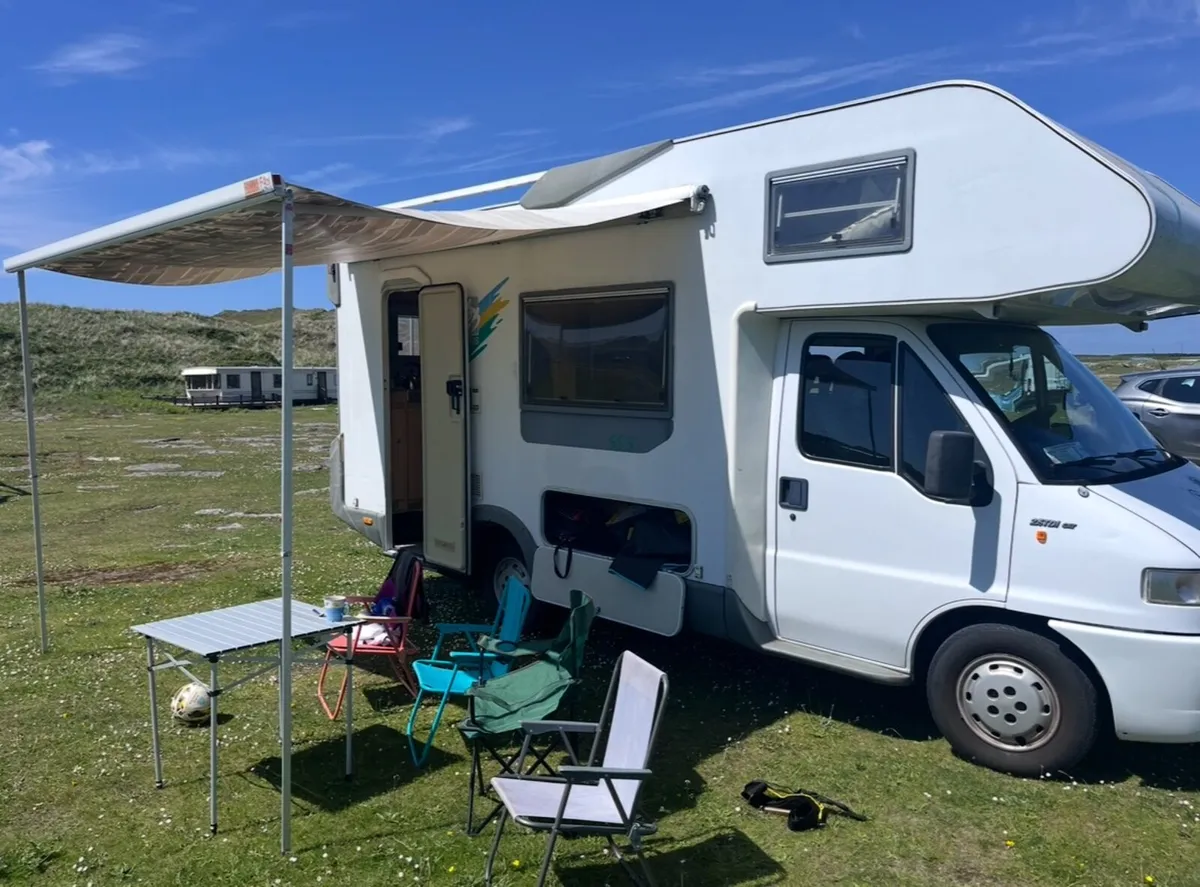 Camper van - Image 2