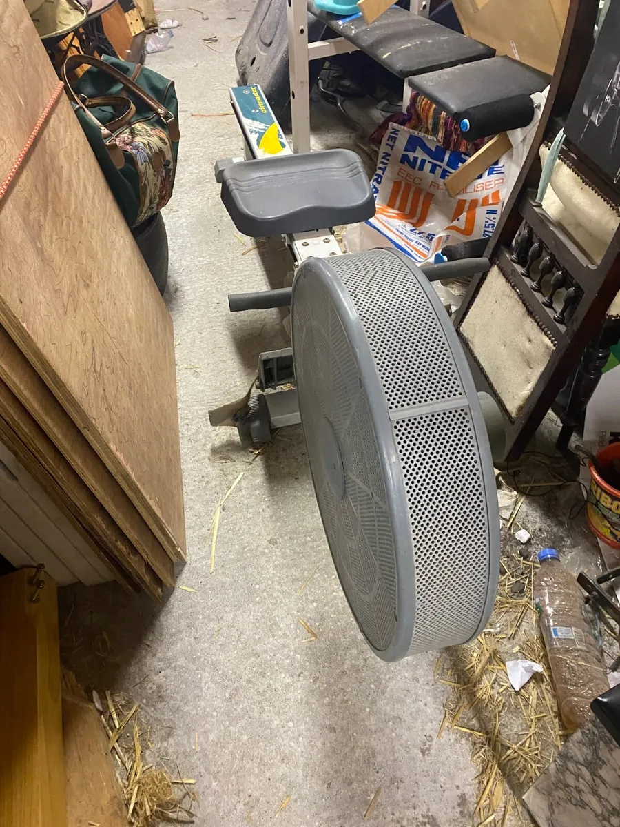 Rowing machine - Image 2