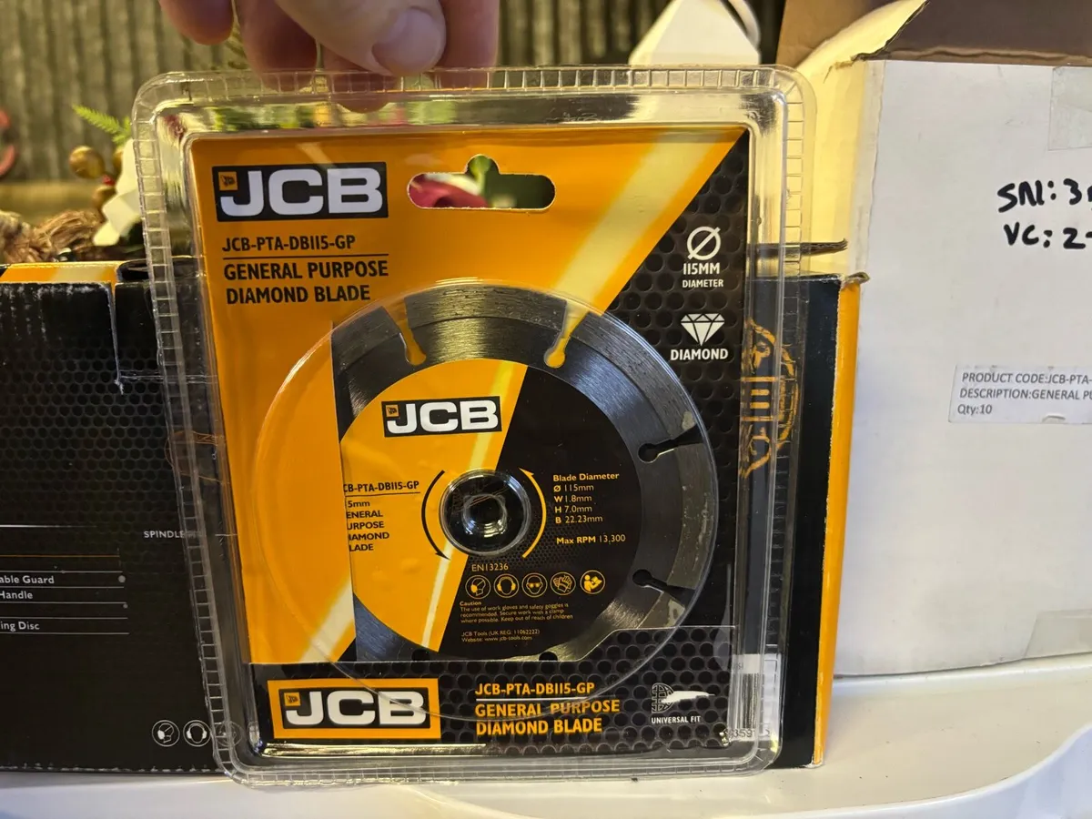 JCB 4.5” grinder 850w 115mm *new with blades* - Image 2