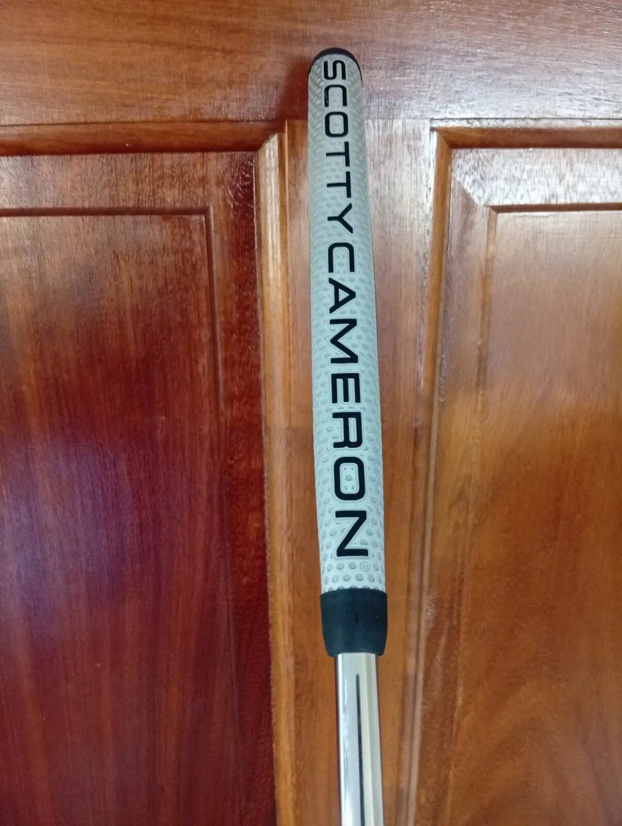 Scotty Cameron Phantom 5.2 34 Inch Used Once - Image 3