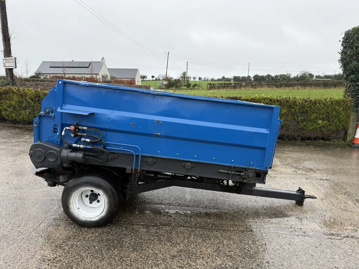 2004 Toe-Behind Topdresser **Online Auction** - Image 3