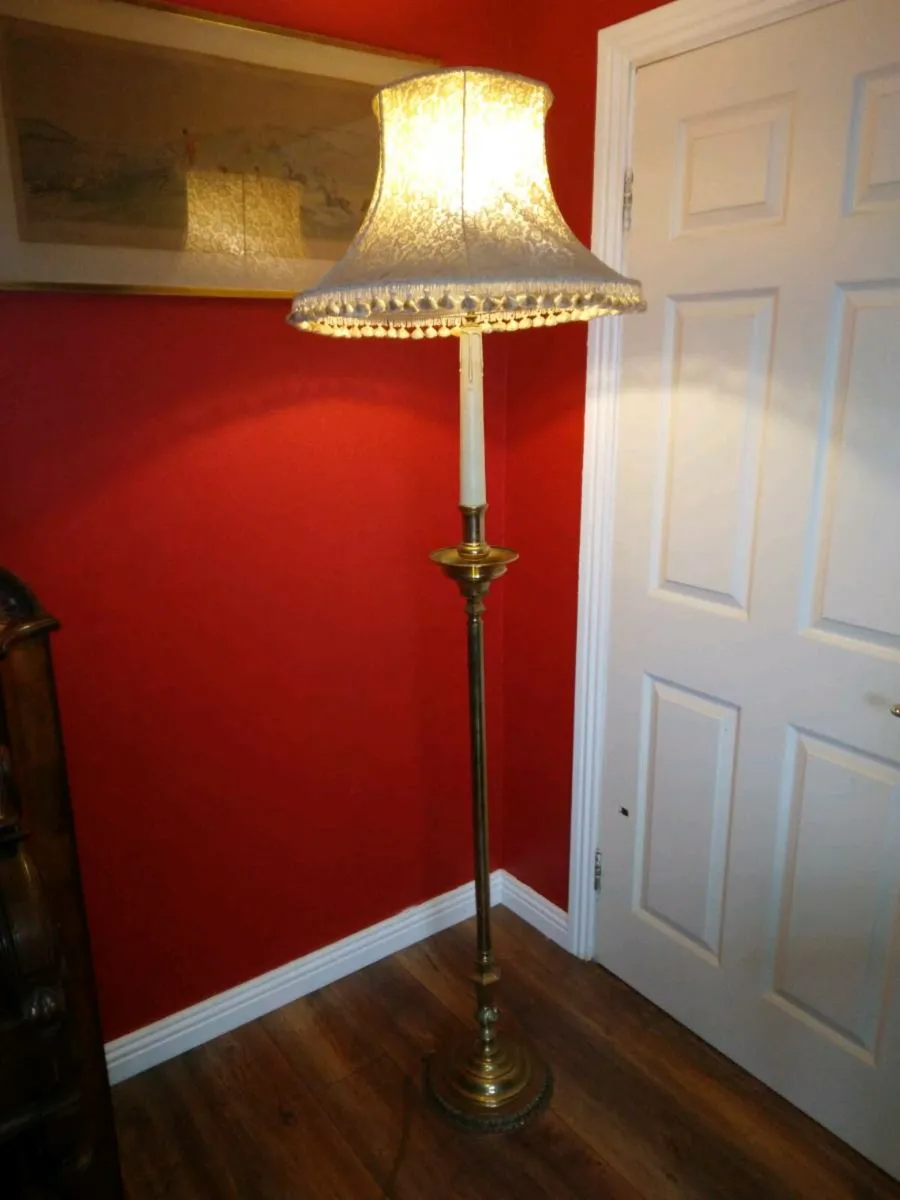 Brass standard lamp - Image 1