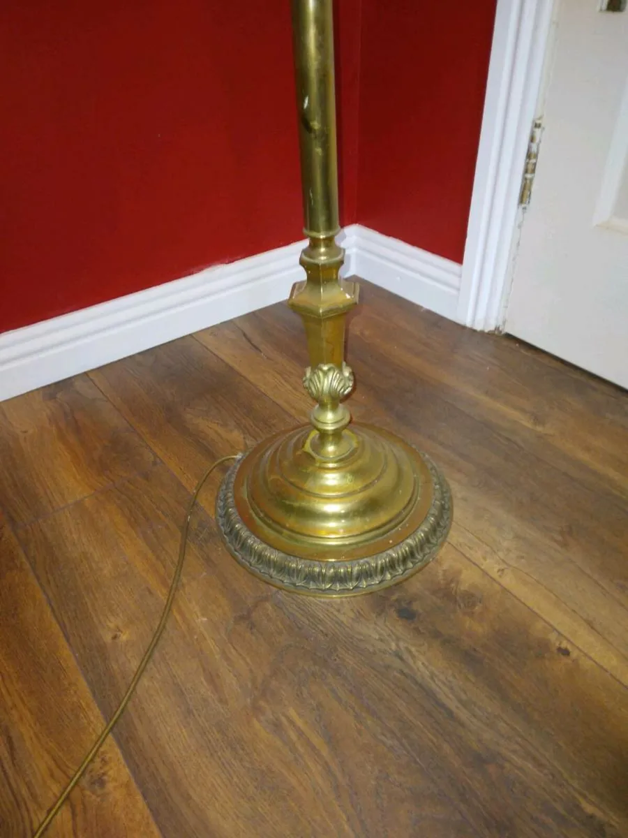 Brass standard lamp - Image 2