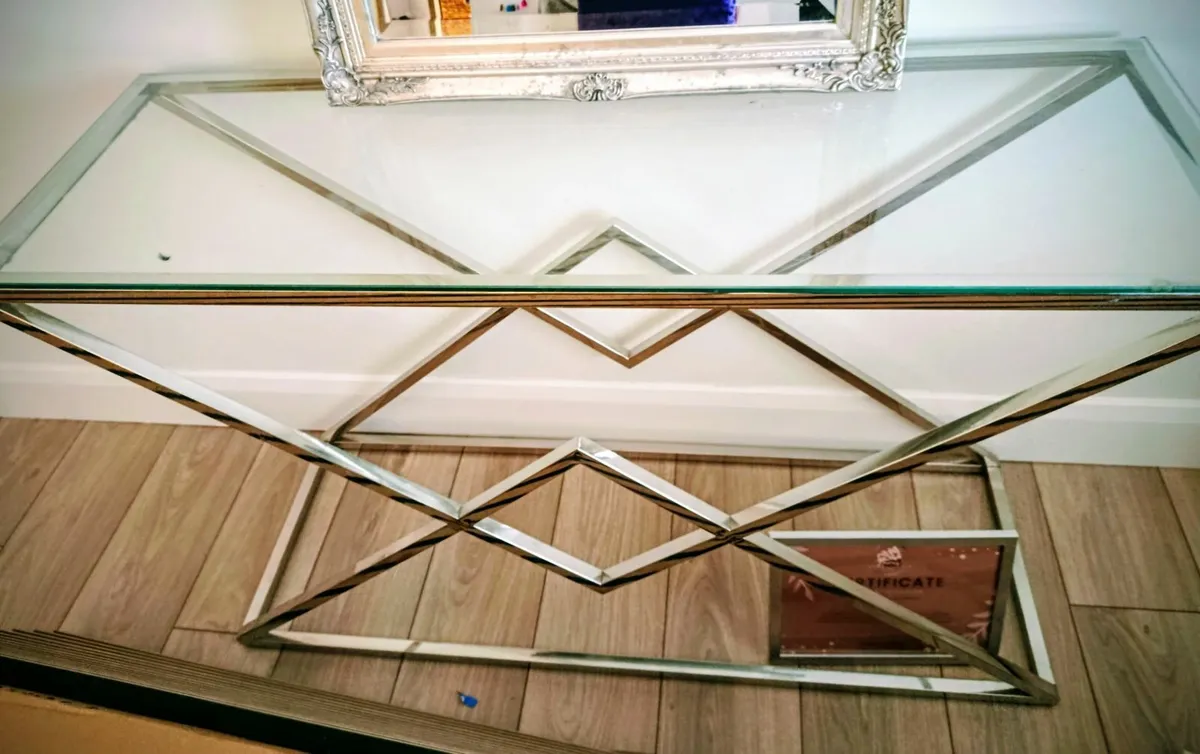 Glass console table - Image 2