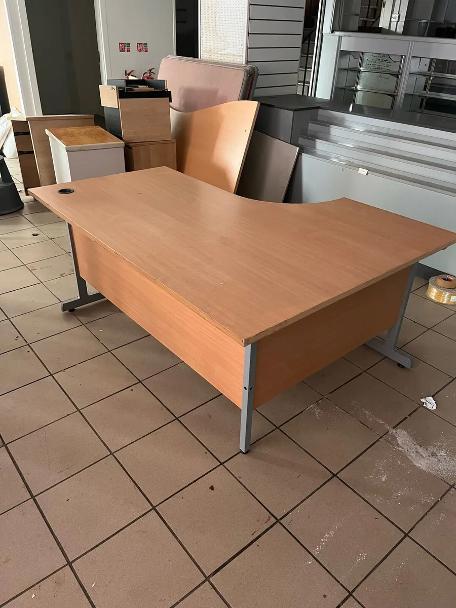 Large Office Desk with drawer unit. - Image 3