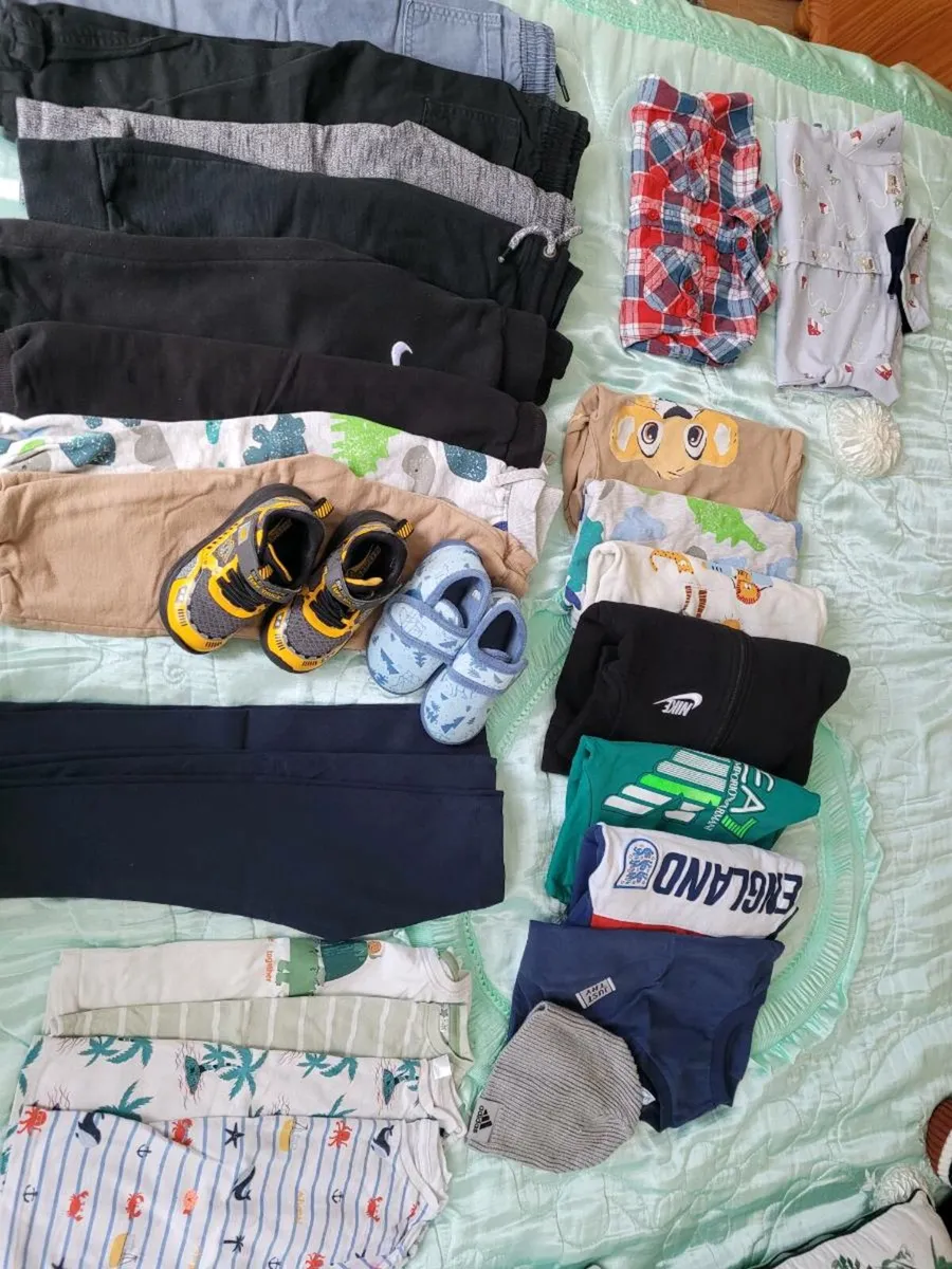 Boy's clothes - Image 2